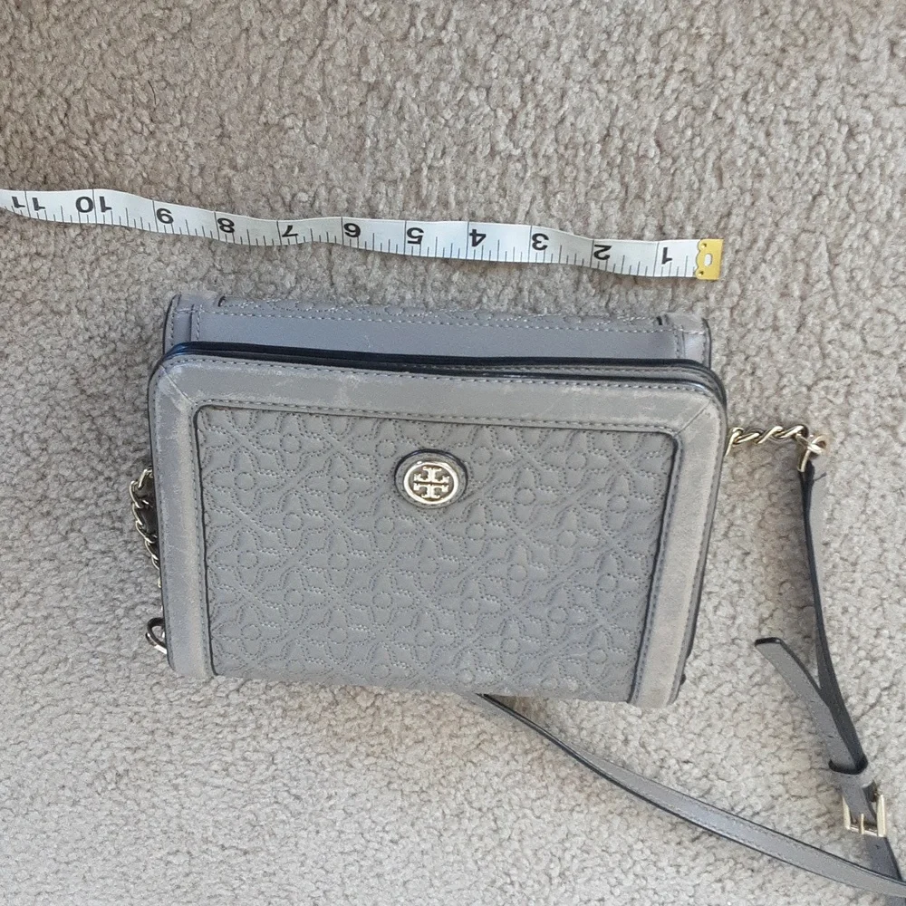 Tory Burch gray crossbody - Picture 4 of 8